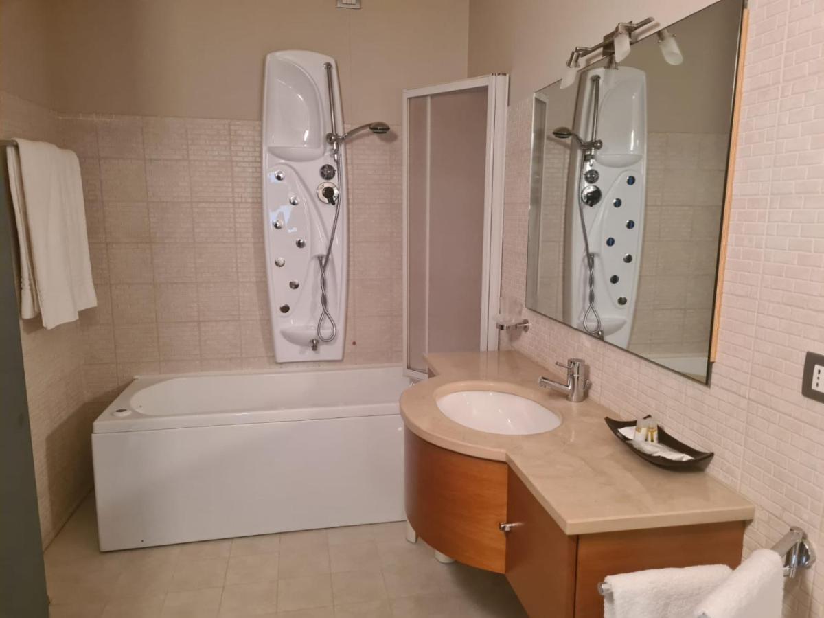 Stella Charming & Luxury Rooms Конверсано Экстерьер фото